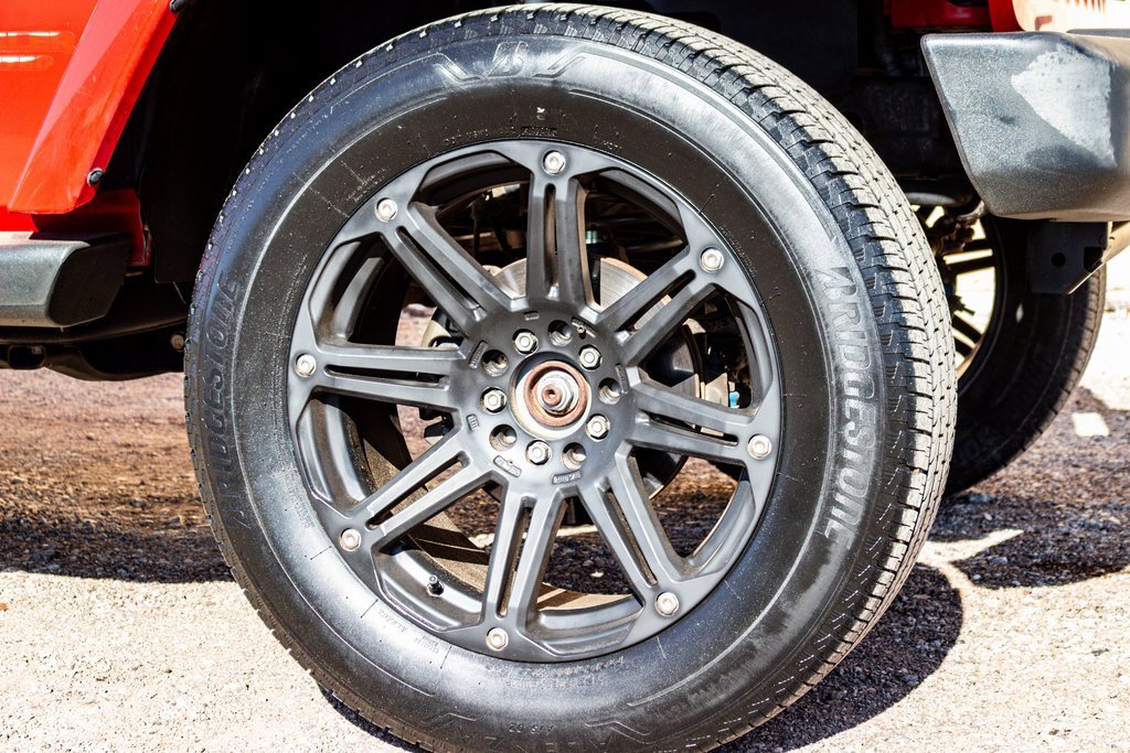 Used 2012 Jeep Wrangler Unlimited Sahara image 10