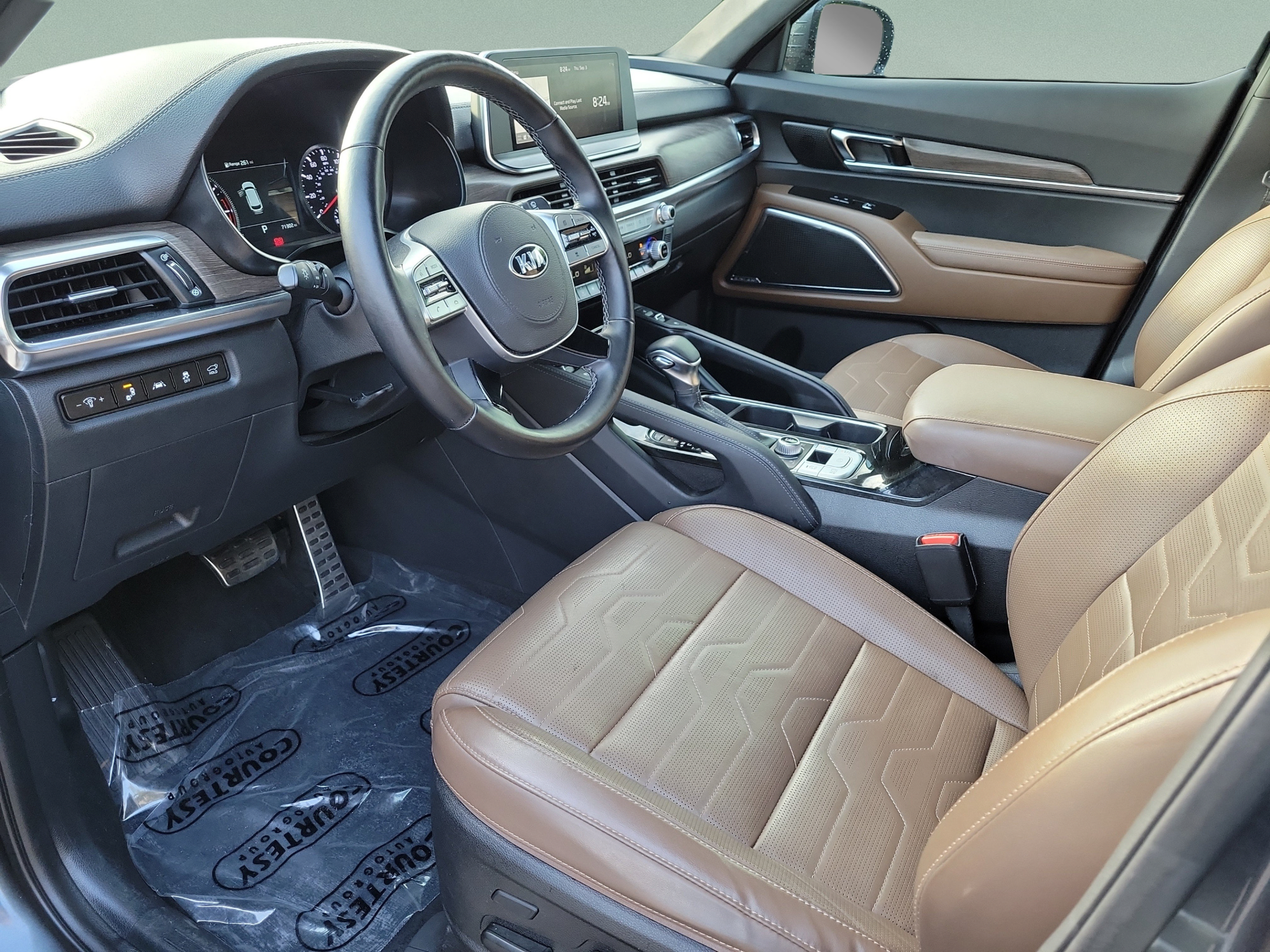 Certified 2021 Kia Telluride SX w/ SX Prestige Package AWD/4WD image 15
