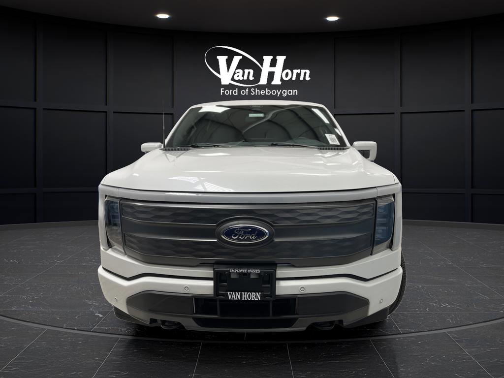 Used 2022 Ford F150 Lightning Lariat image 11