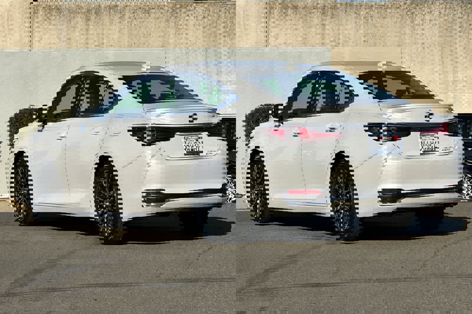 Used 2023 Lexus ES 300h w/ Premium Package image 7