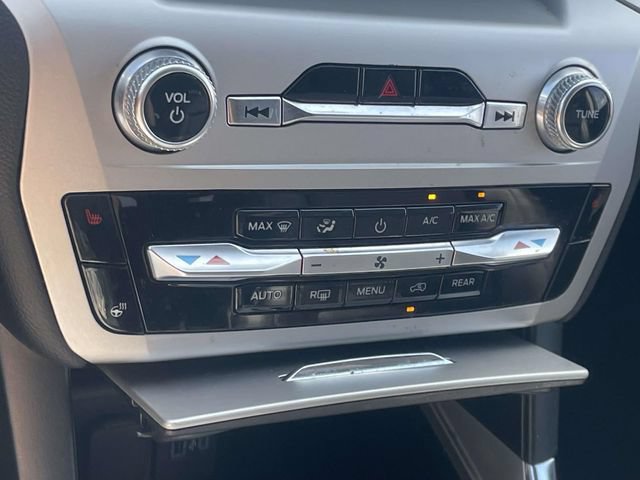 Used 2022 Ford Explorer XLT w/ Equipment Group 202A AWD/4WD image 19