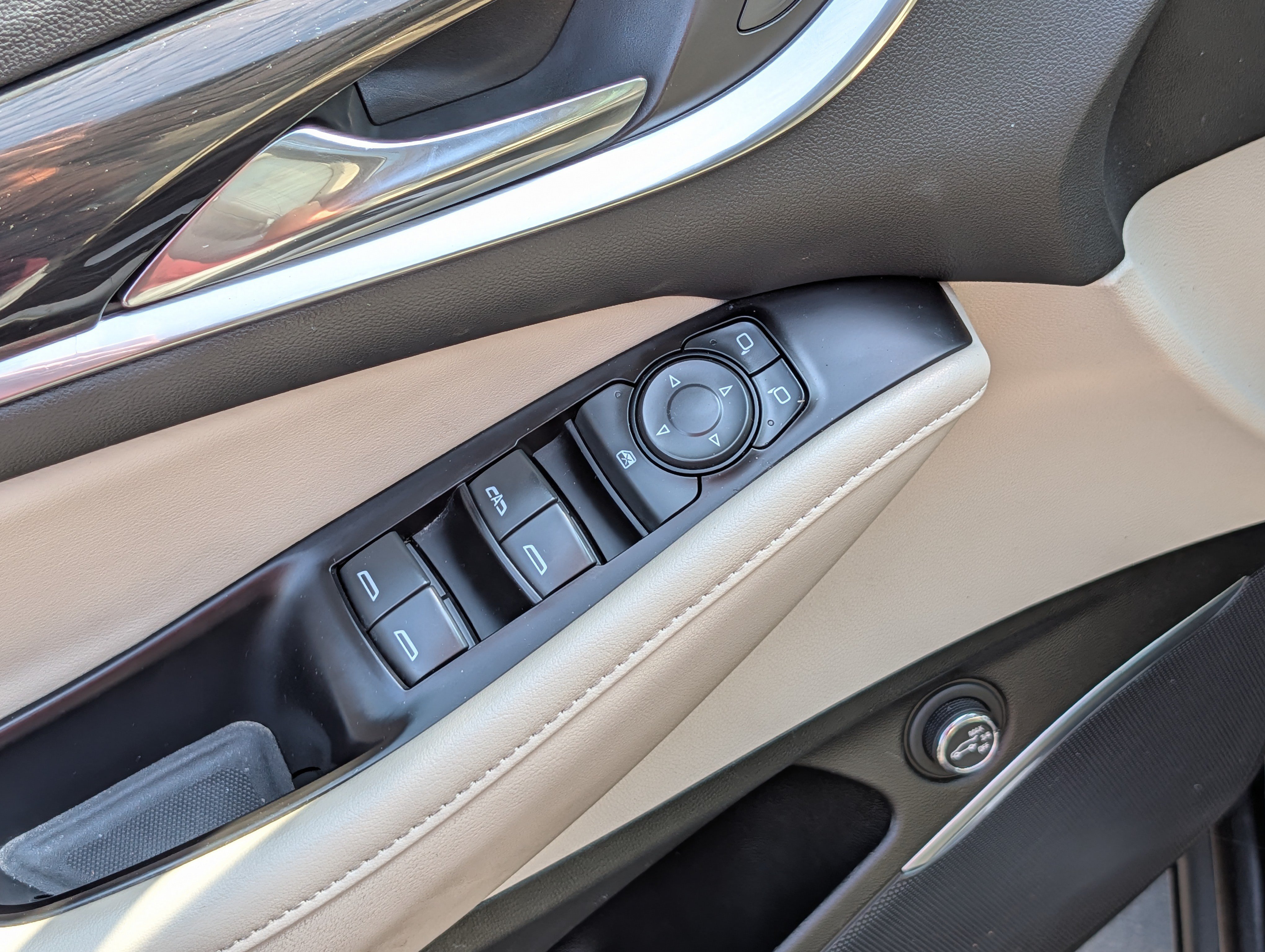 Used 2020 Buick Enclave Essence FWD image 19