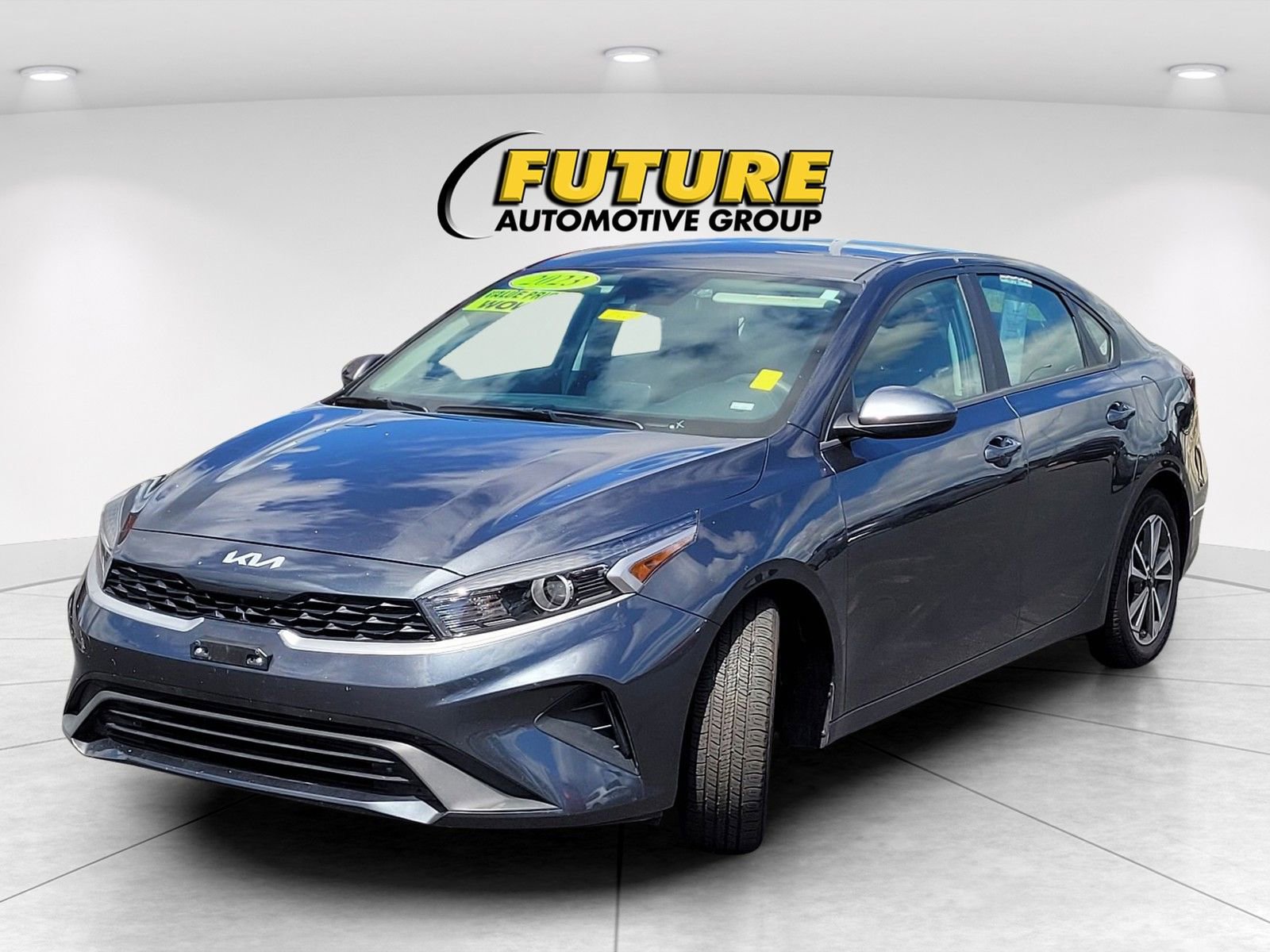 Used 2023 Kia Forte LXS FWD image 3