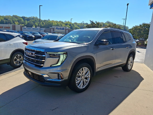 Used 2026 GMC Acadia Elevation w/ Elevation Premium Package FWD image 3