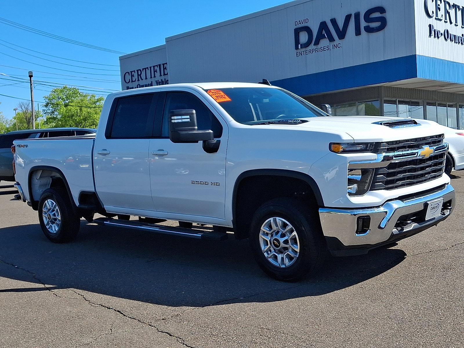 Used 2025 Chevrolet Silverado 2500 LT w/ Convenience Package AWD/4WD image 3