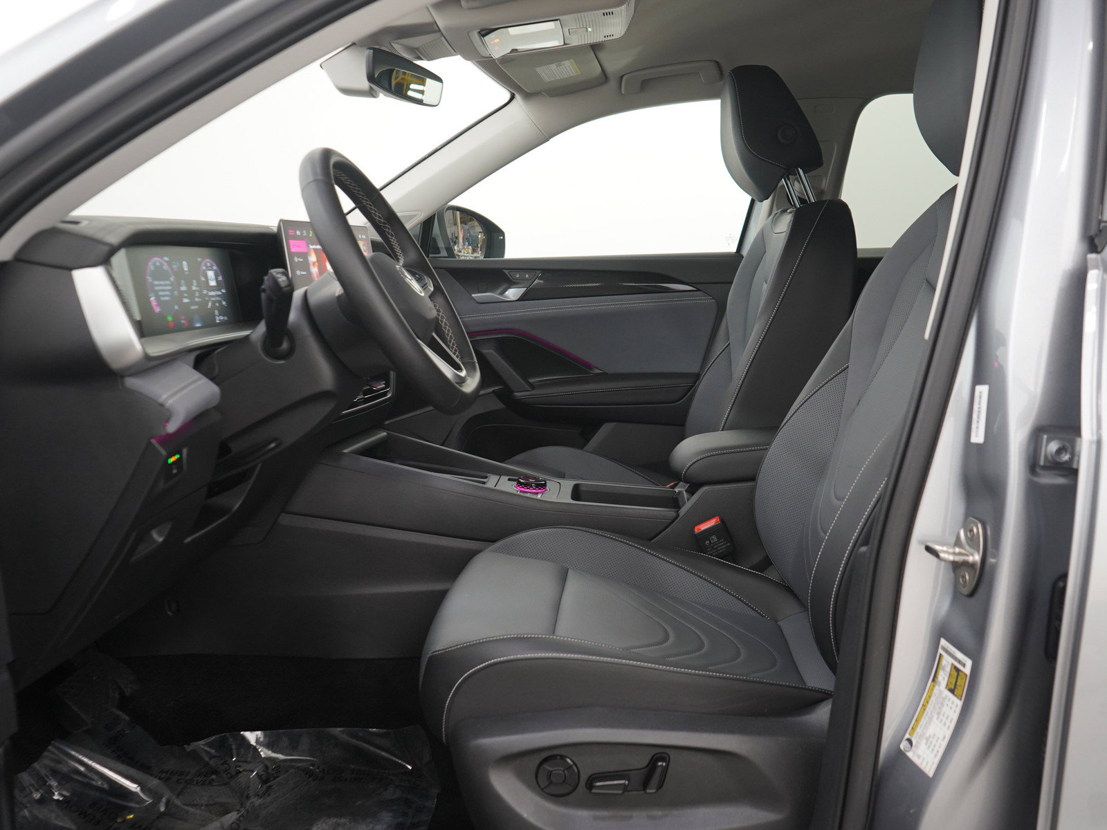 Used 2026 Volkswagen Tiguan SE AWD/4WD image 22