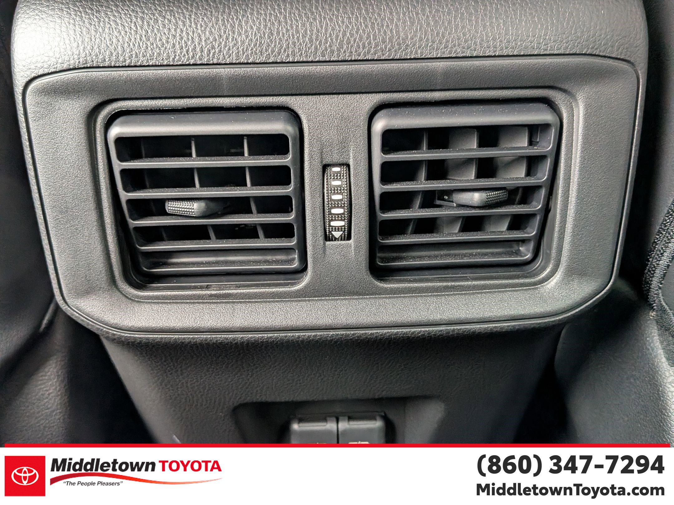 Used 2023 Toyota RAV4 Limited AWD/4WD image 30