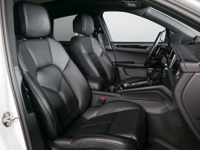 Certified 2023 Porsche Macan Turbo AWD/4WD image 11