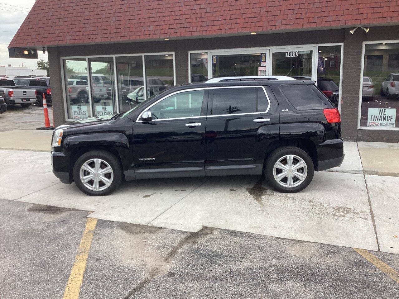 Used 2017 GMC Terrain SLT w/ Open Road Package AWD/4WD image 6