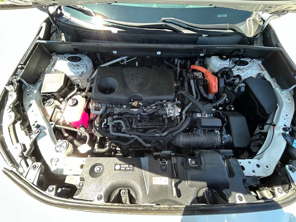 Used 2025 Toyota RAV4 XLE AWD/4WD image 33
