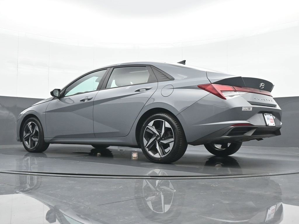 Used 2023 Hyundai Elantra SEL w/ Convenience Package image 19
