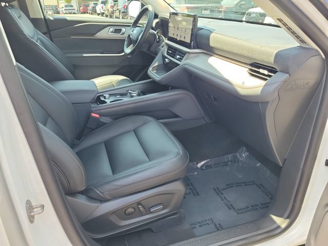 Used 2026 Ford Explorer Active w/ Active Comfort Package RWD image 15