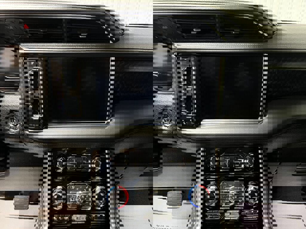 Used 2022 GMC Yukon Denali w/ Denali Premium Package image 9