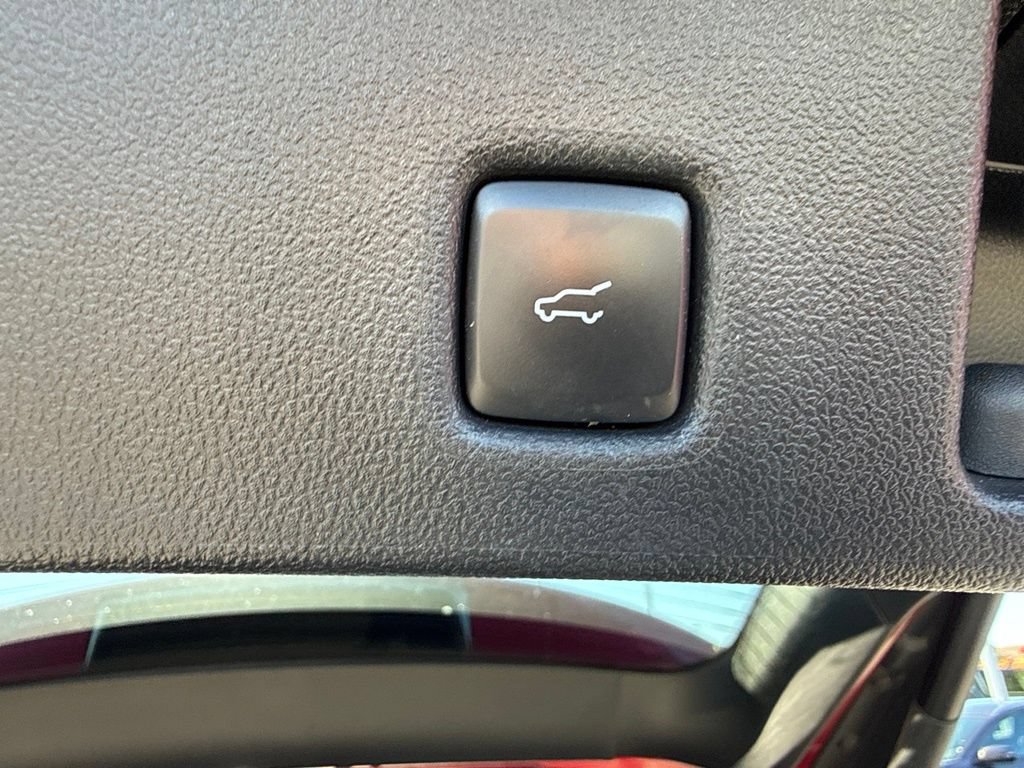 Used 2021 Ford Escape Titanium w/ Titanium Elite Package AWD/4WD image 12