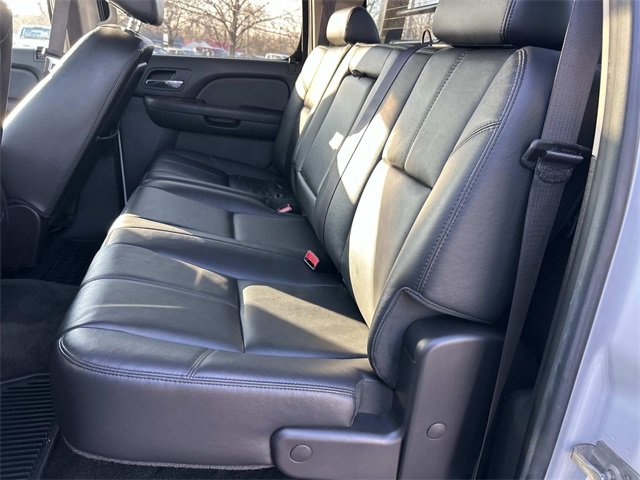 Used 2009 GMC Sierra 3500 SLT w/ SLT Convenience Package image 21