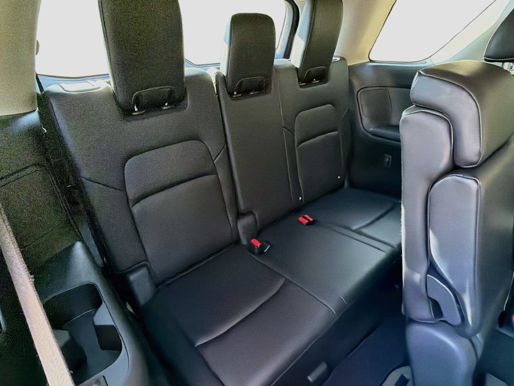 Used 2025 Nissan Pathfinder SL AWD/4WD image 29