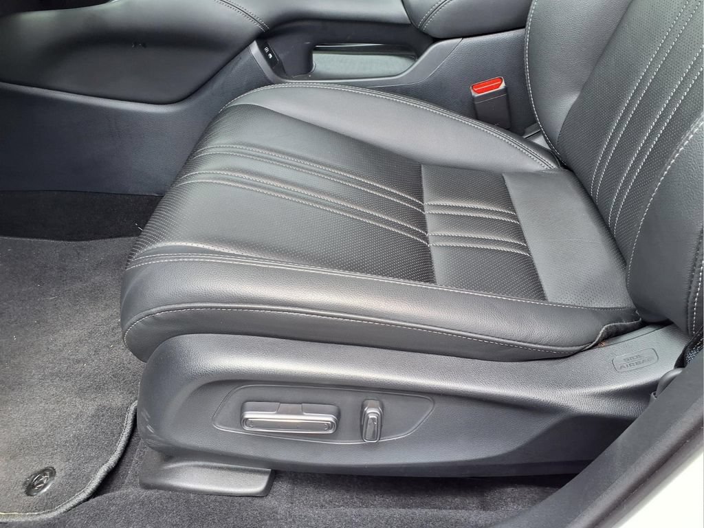 Used 2024 Honda HR-V EX-L image 9