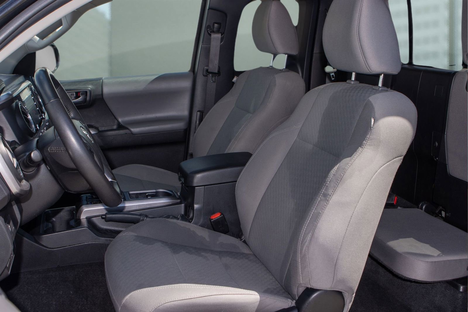 Used 2022 Toyota Tacoma SR5 w/ SR5 Appearance Package (SM) RWD image 7