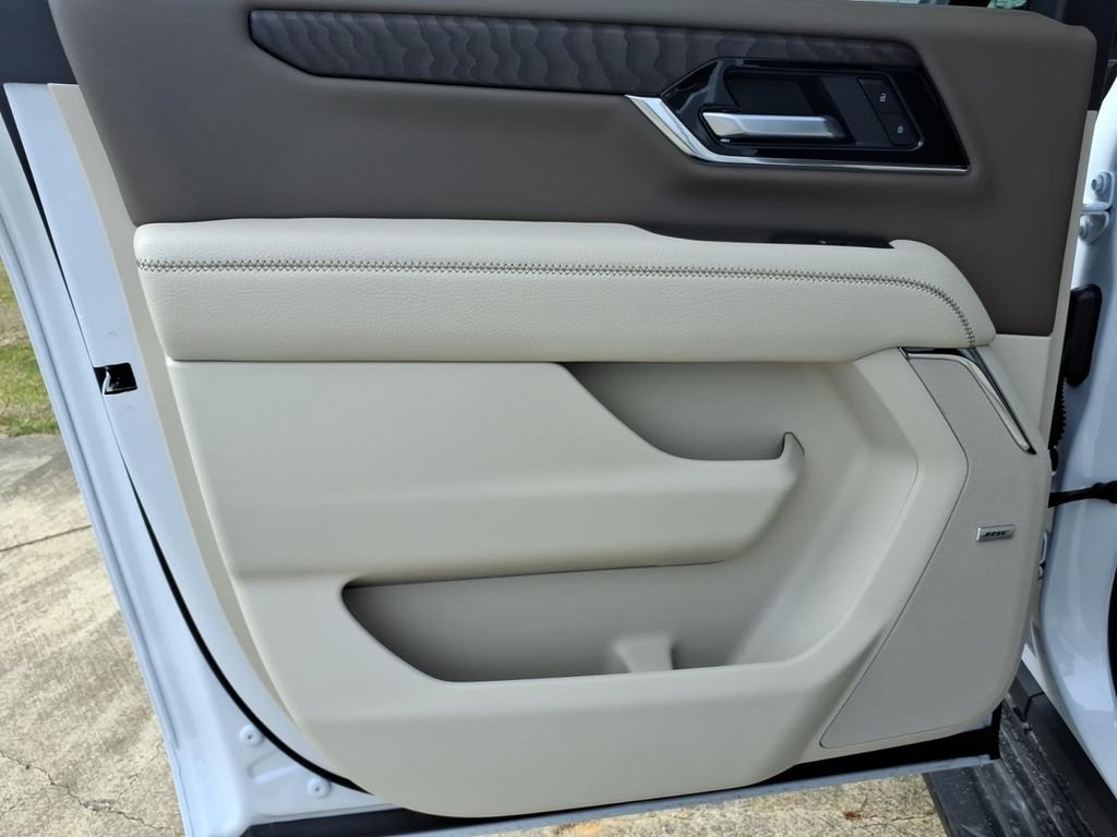 New 2026 GMC Yukon Denali w/ Denali Reserve Package AWD/4WD image 17
