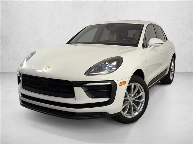 Certified 2023 Porsche Macan AWD/4WD image 1