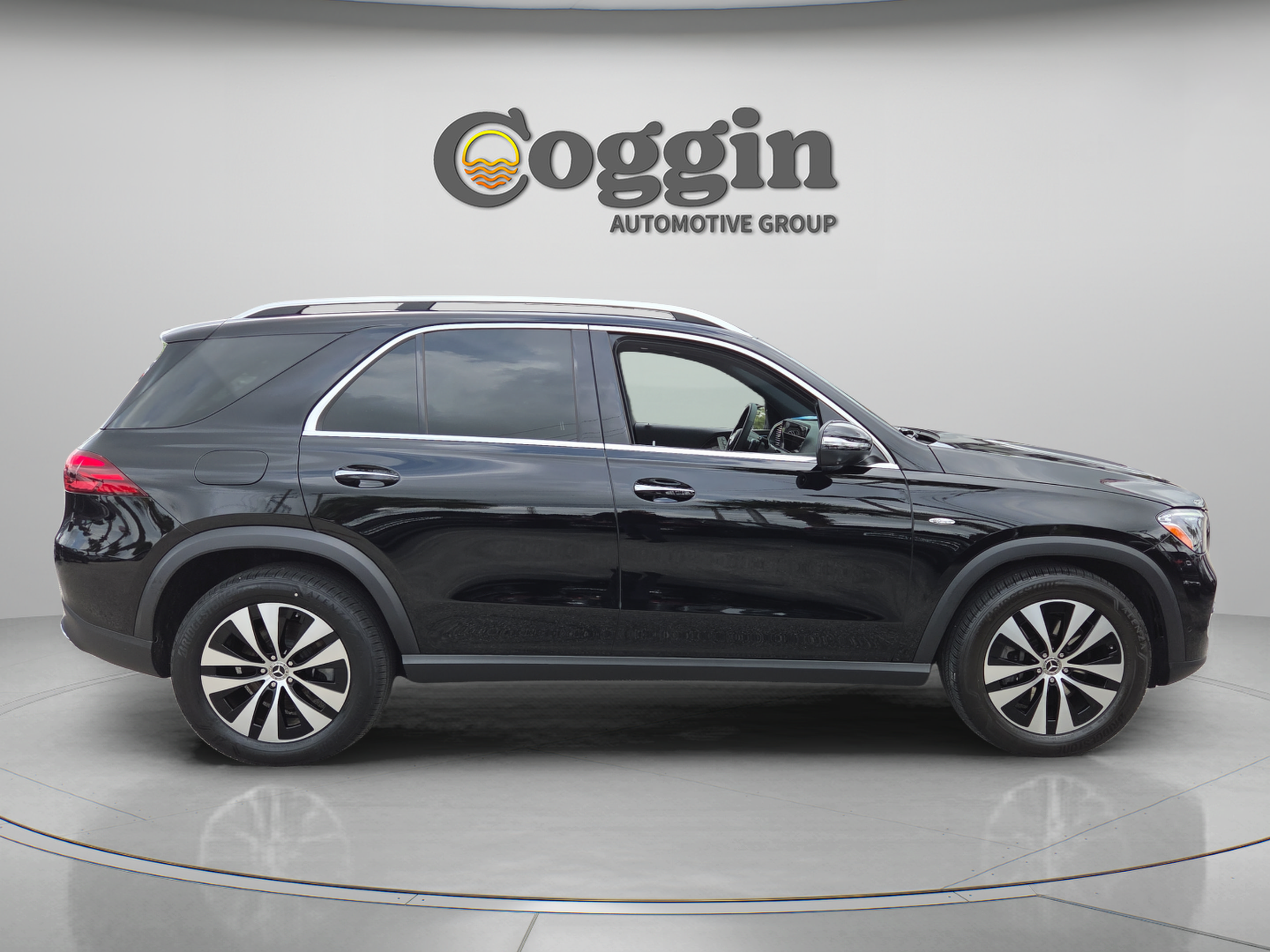 Used 2025 Mercedes-Benz GLE 450e 4MATIC image 6