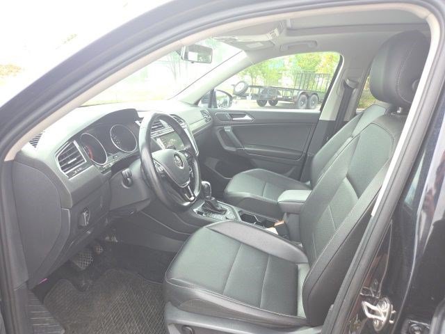 Used 2018 Volkswagen Tiguan SEL AWD/4WD image 11