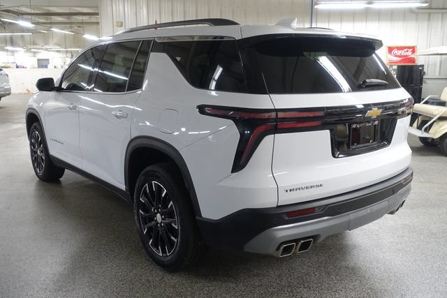 Used 2025 Chevrolet Traverse LT w/ Sun and Wheel Package FWD image 5