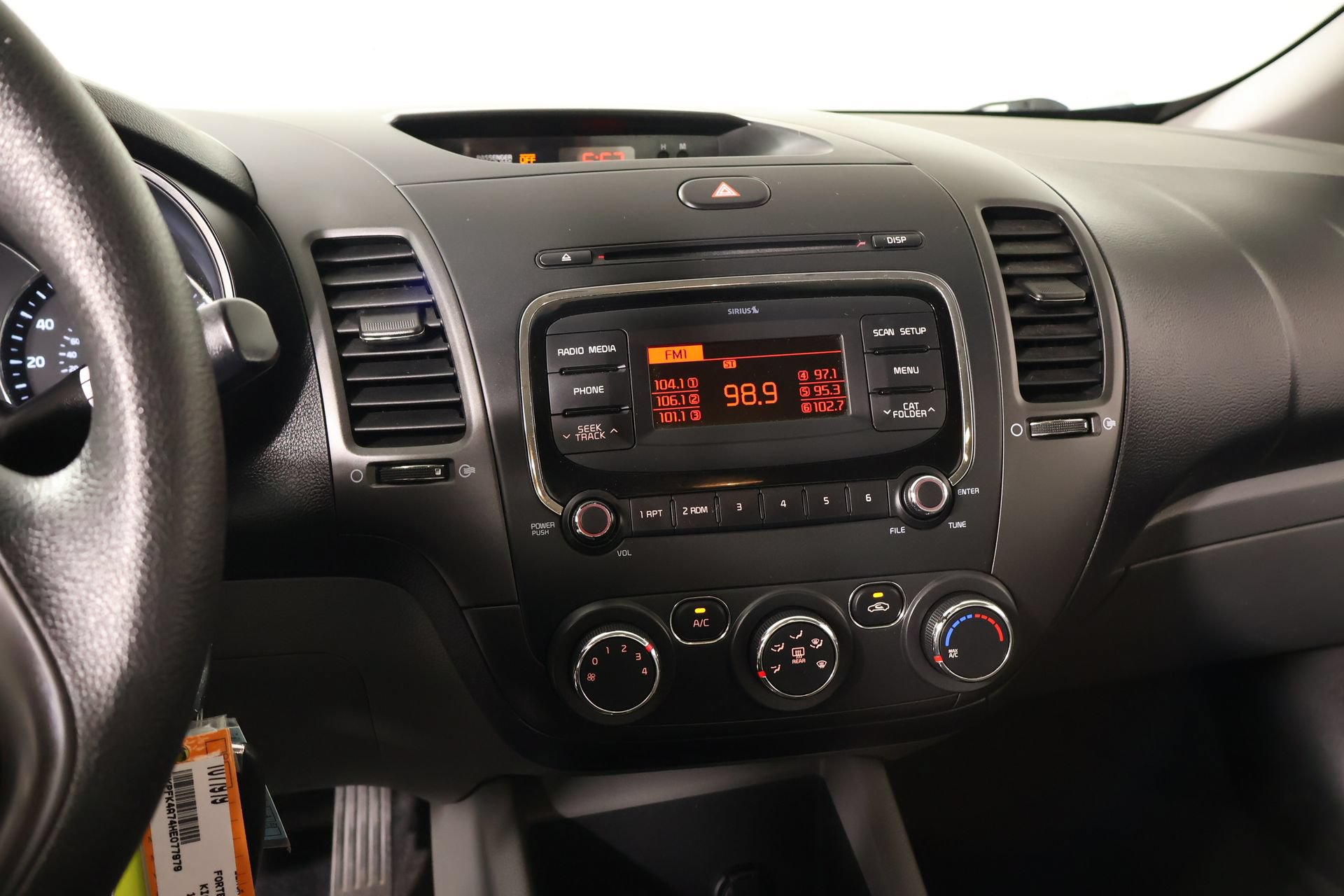 Used 2017 Kia Forte LX FWD image 5