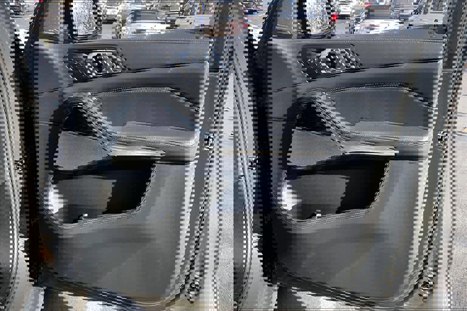 Used 2025 BMW X7 M60i image 26