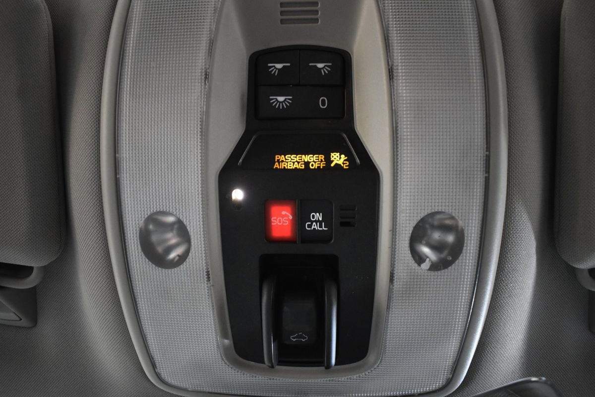 Used 2018 Volvo V60 T5 Cross Country w/ Convenience Package image 24