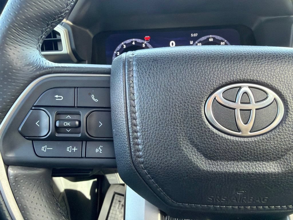 Used 2025 Toyota 4Runner Platinum AWD/4WD image 25