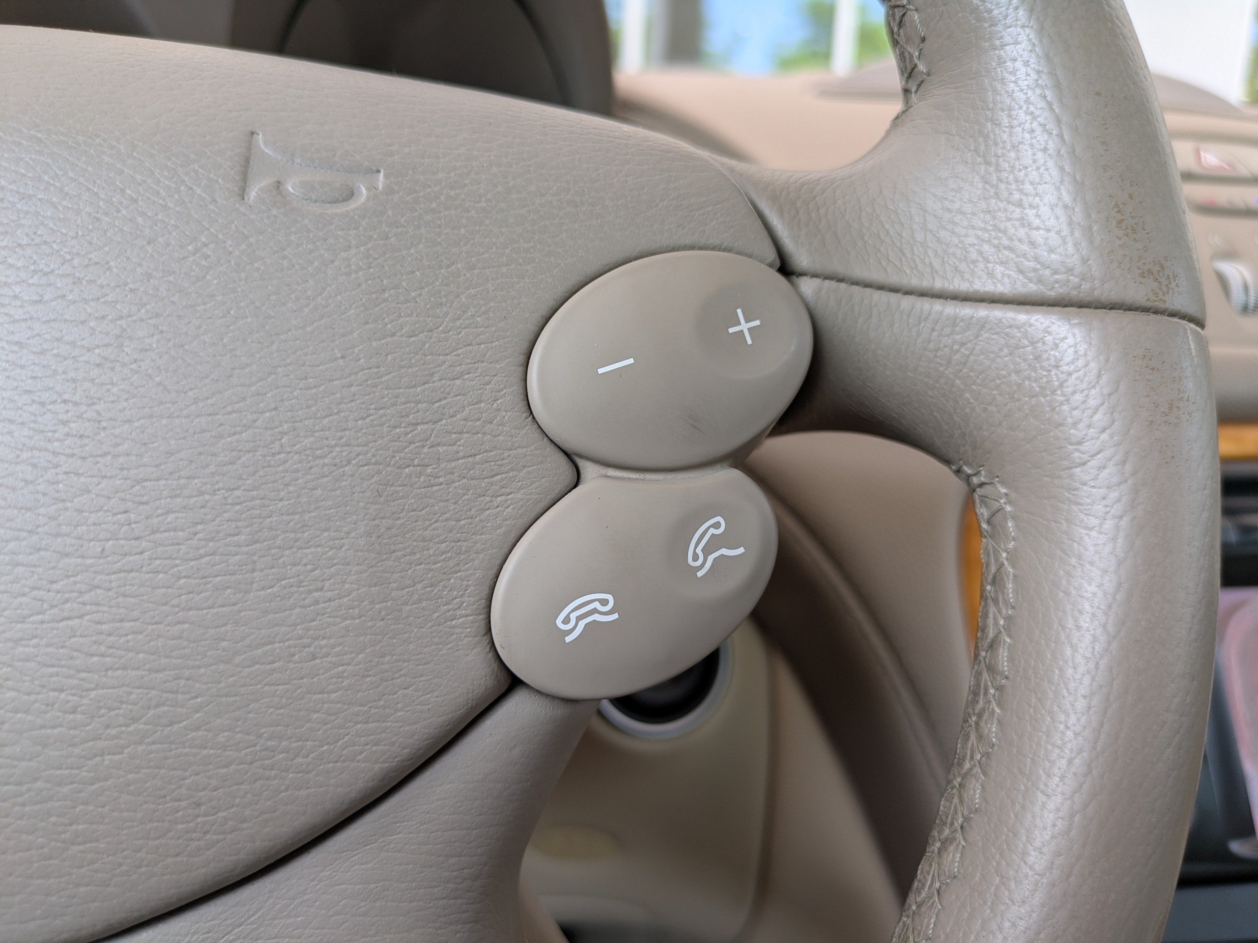 Used 2004 Mercedes-Benz SL 500 image 25