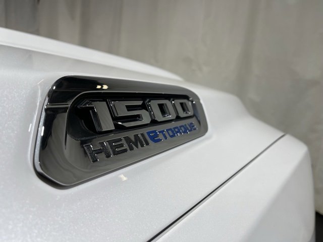 Used 2022 RAM 1500 Limited w/ Body-Colour Bumper Group image 31