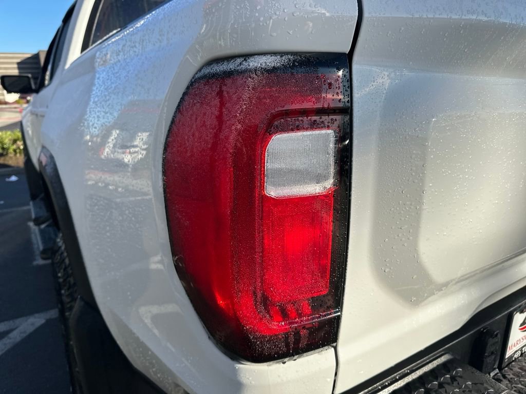 Used 2024 GMC Canyon AT4X image 10