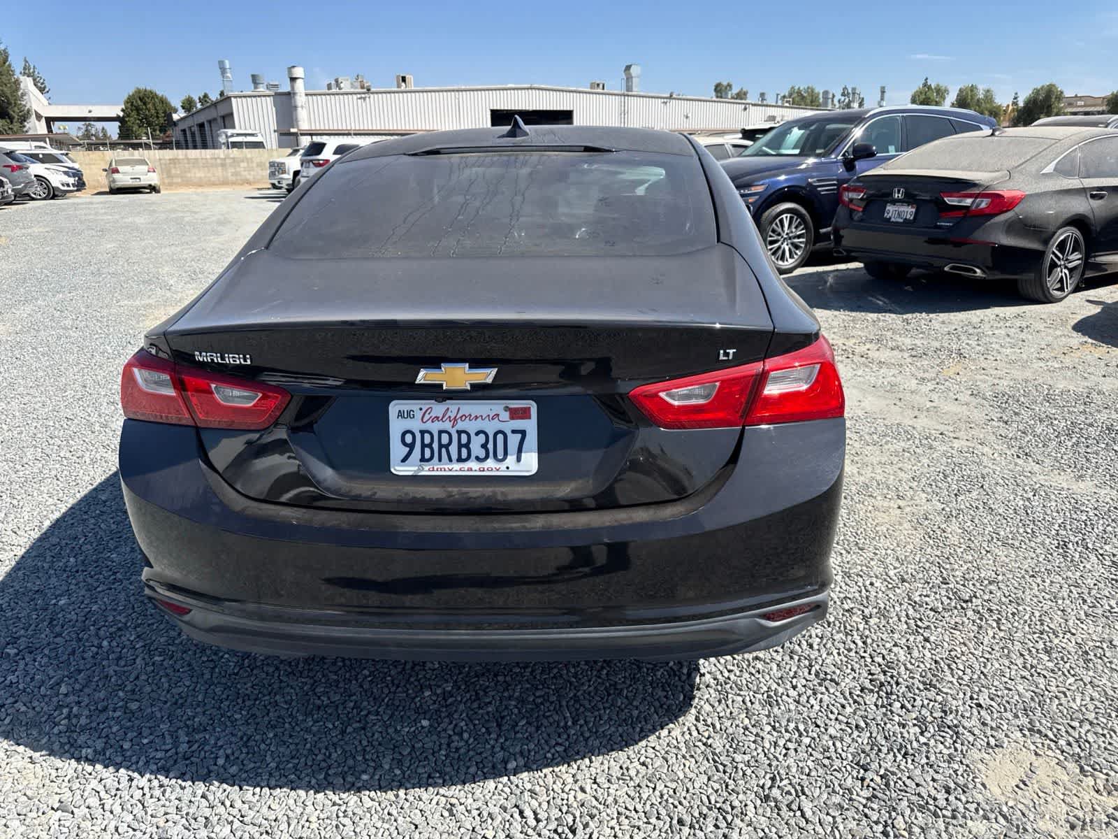 Used 2017 Chevrolet Malibu LT w/ Leather Package FWD image 6