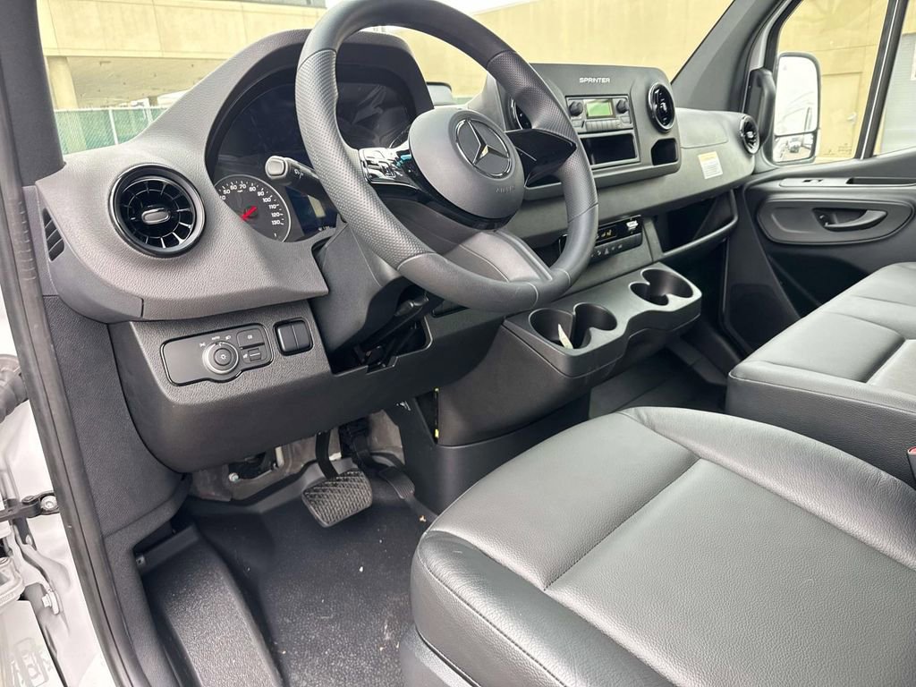 New 2025 Mercedes-Benz Sprinter 2500 image 9