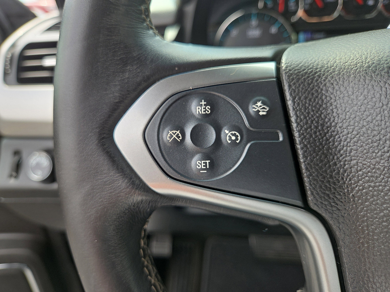 Used 2017 Chevrolet Tahoe LS w/ Enhanced Driver Alert Package image 30