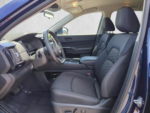 Used 2024 Nissan Pathfinder SV FWD image 15