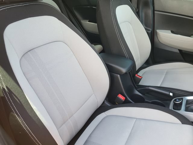 Used 2024 Hyundai Venue SEL FWD image 13