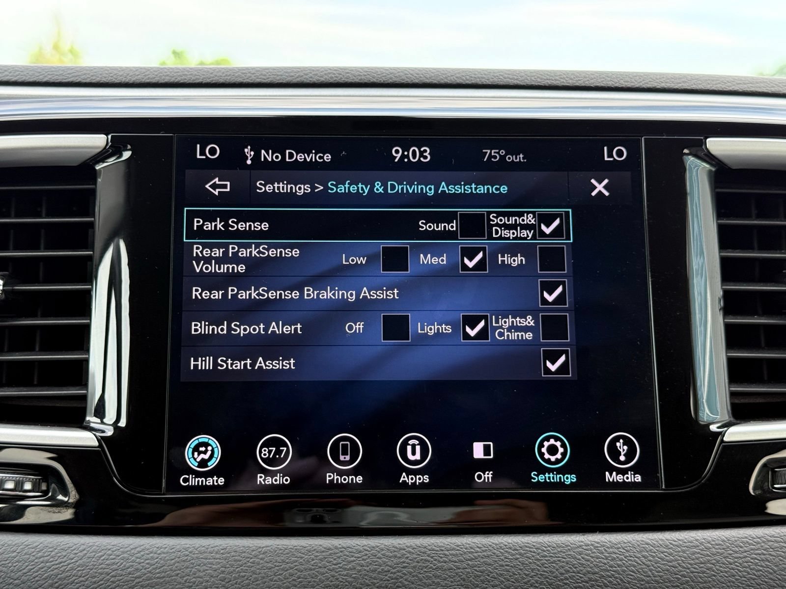 Used 2018 Chrysler Pacifica Touring Plus FWD image 45