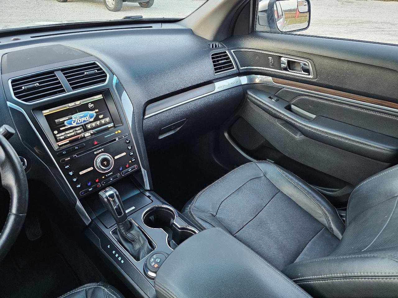 Used 2016 Ford Explorer Limited image 38