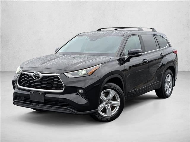 Certified 2023 Toyota Highlander LE image 1