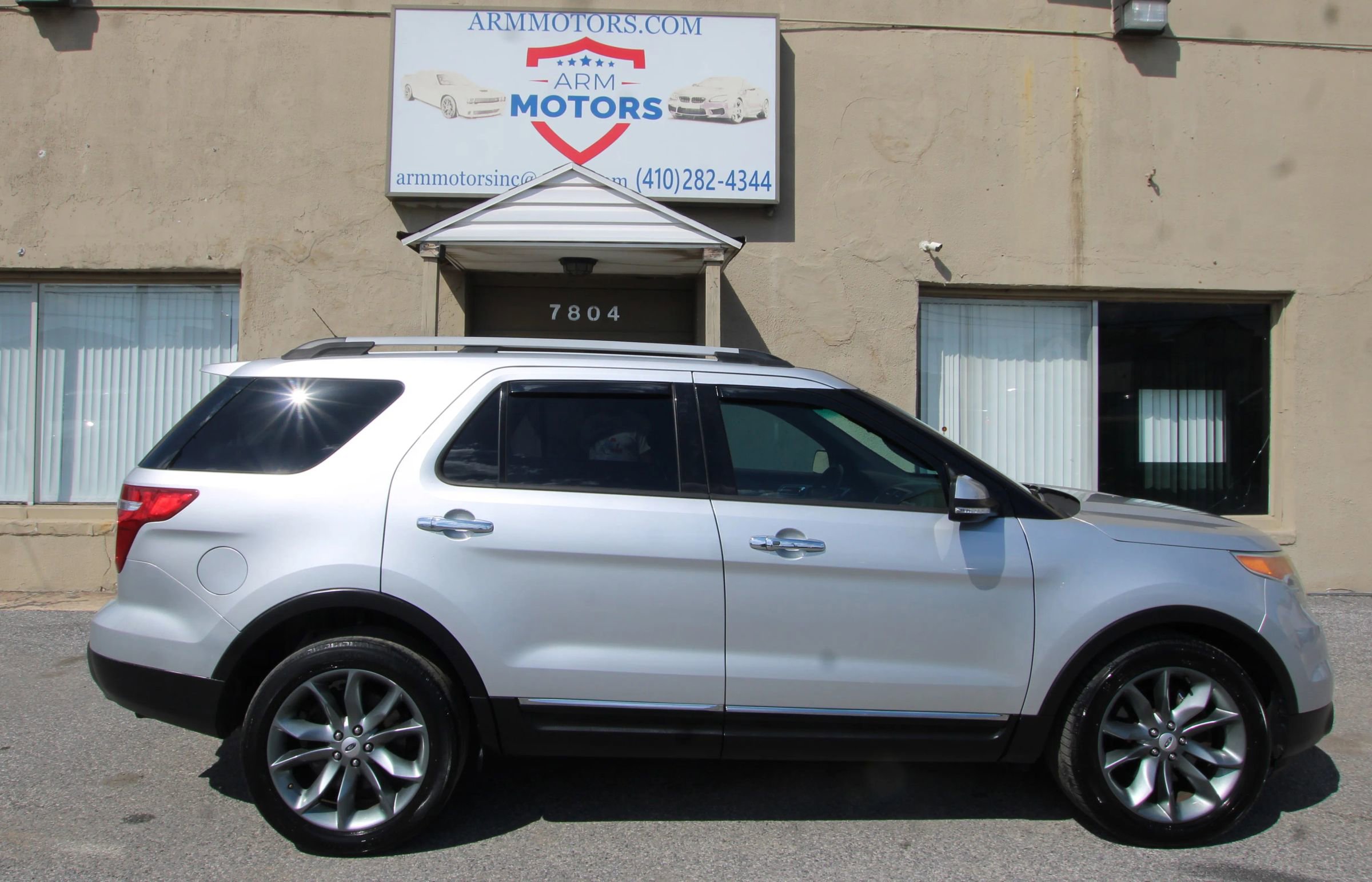 Used 2014 Ford Explorer Limited w/ Equipment Group 301A AWD/4WD image 4