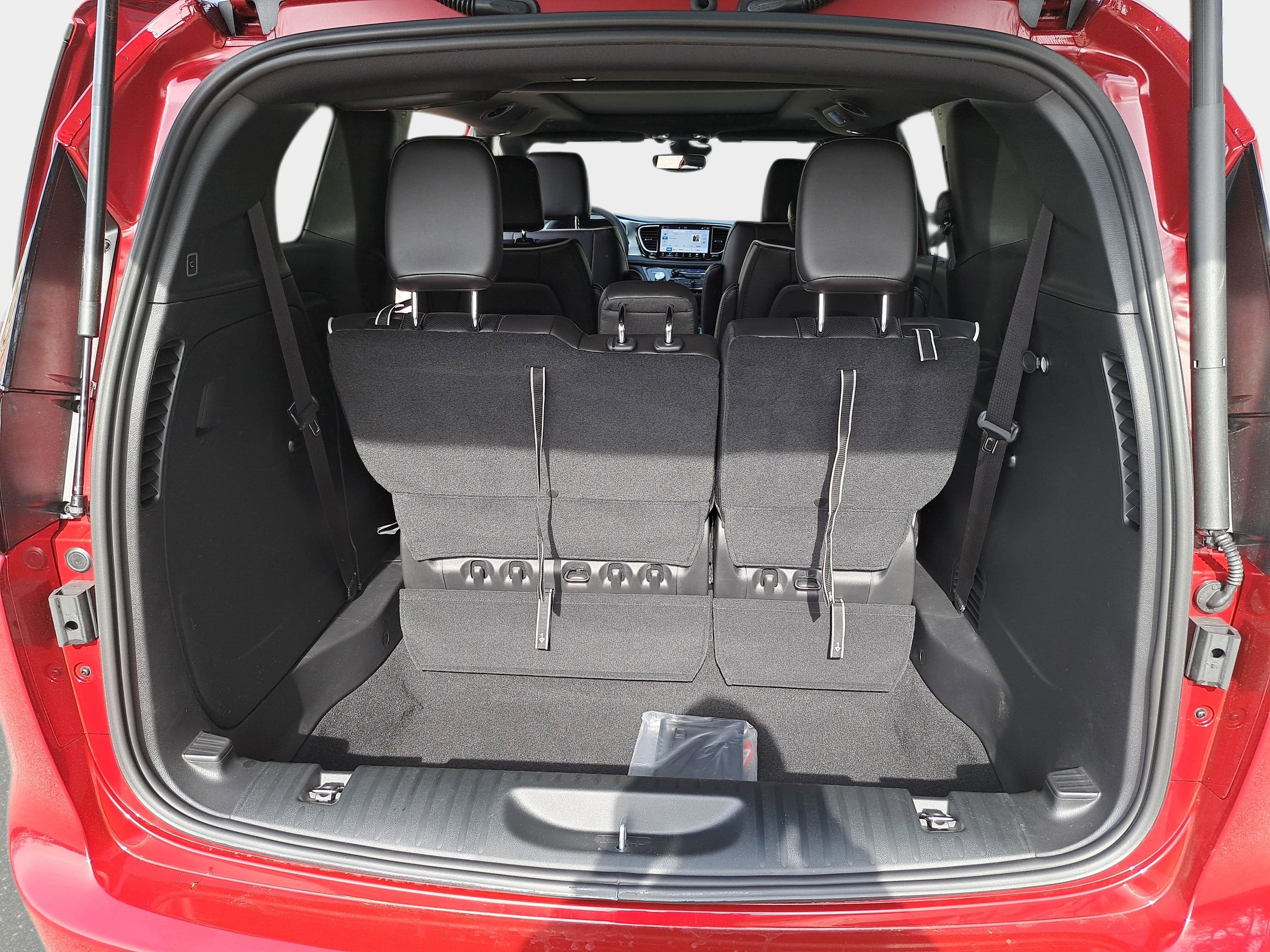 New 2026 Chrysler Pacifica Limited image 13