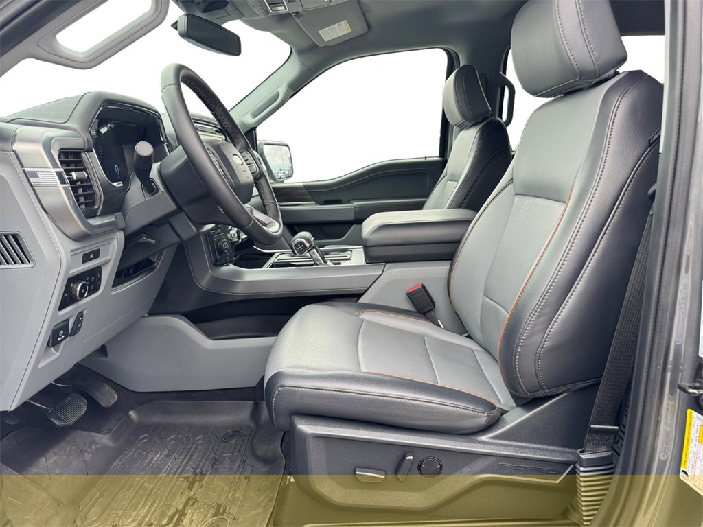 Used 2025 Ford F150 Lariat w/ Equipment Group 501A Mid image 9