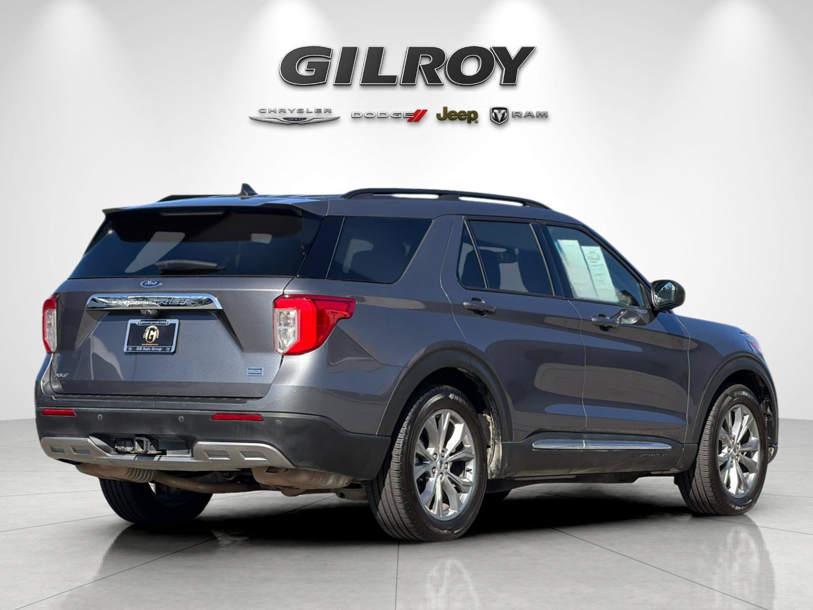 Used 2021 Ford Explorer XLT w/ Equipment Group 202A RWD image 4
