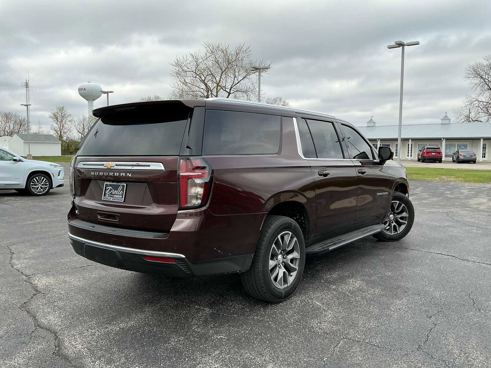 Used 2023 Chevrolet Suburban LS w/ Driver Alert Package AWD/4WD image 4