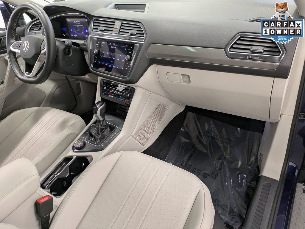 Used 2022 Volkswagen Tiguan SE w/ Panoramic Sunroof Package AWD/4WD image 35
