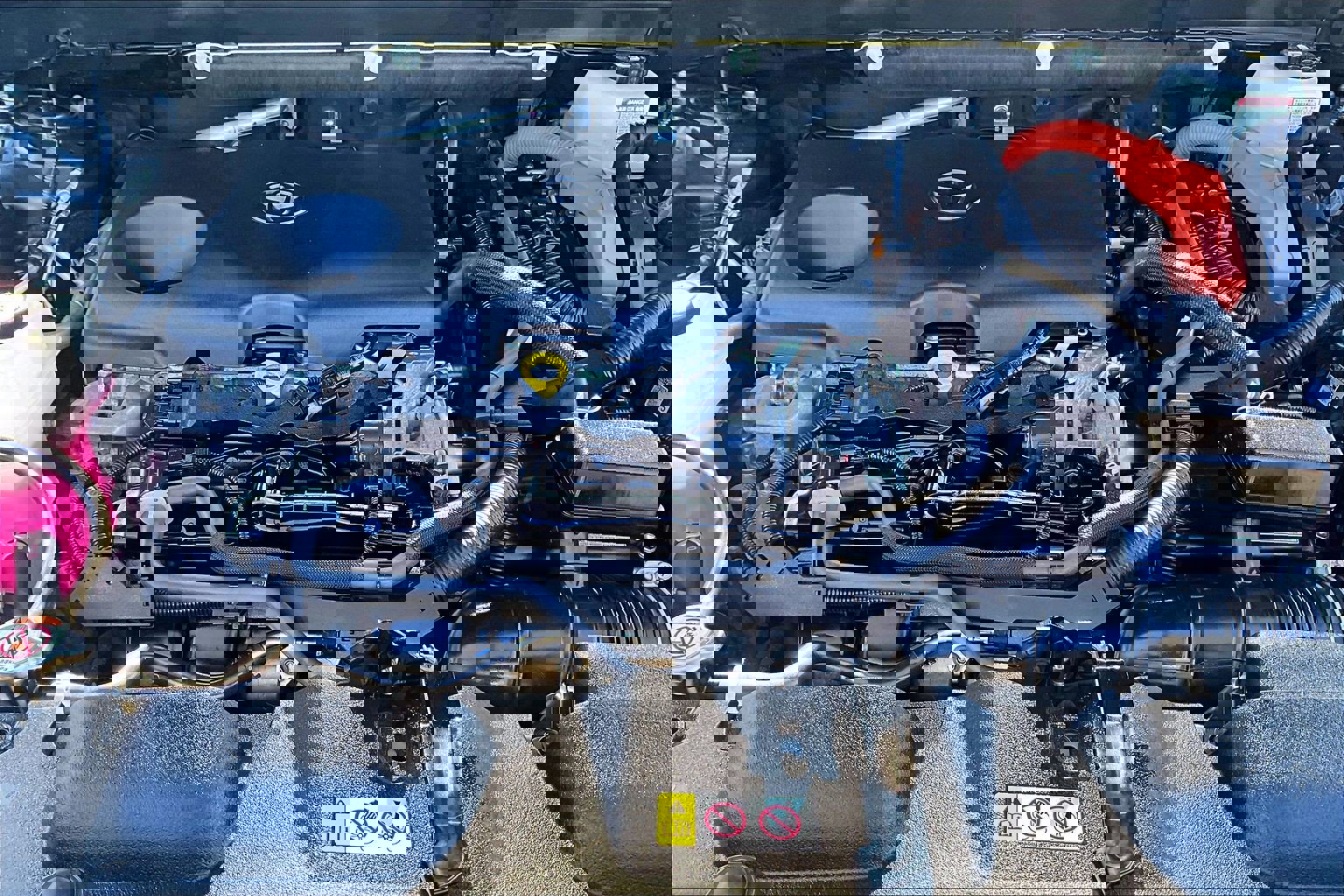 Used 2022 Toyota Venza XLE image 10