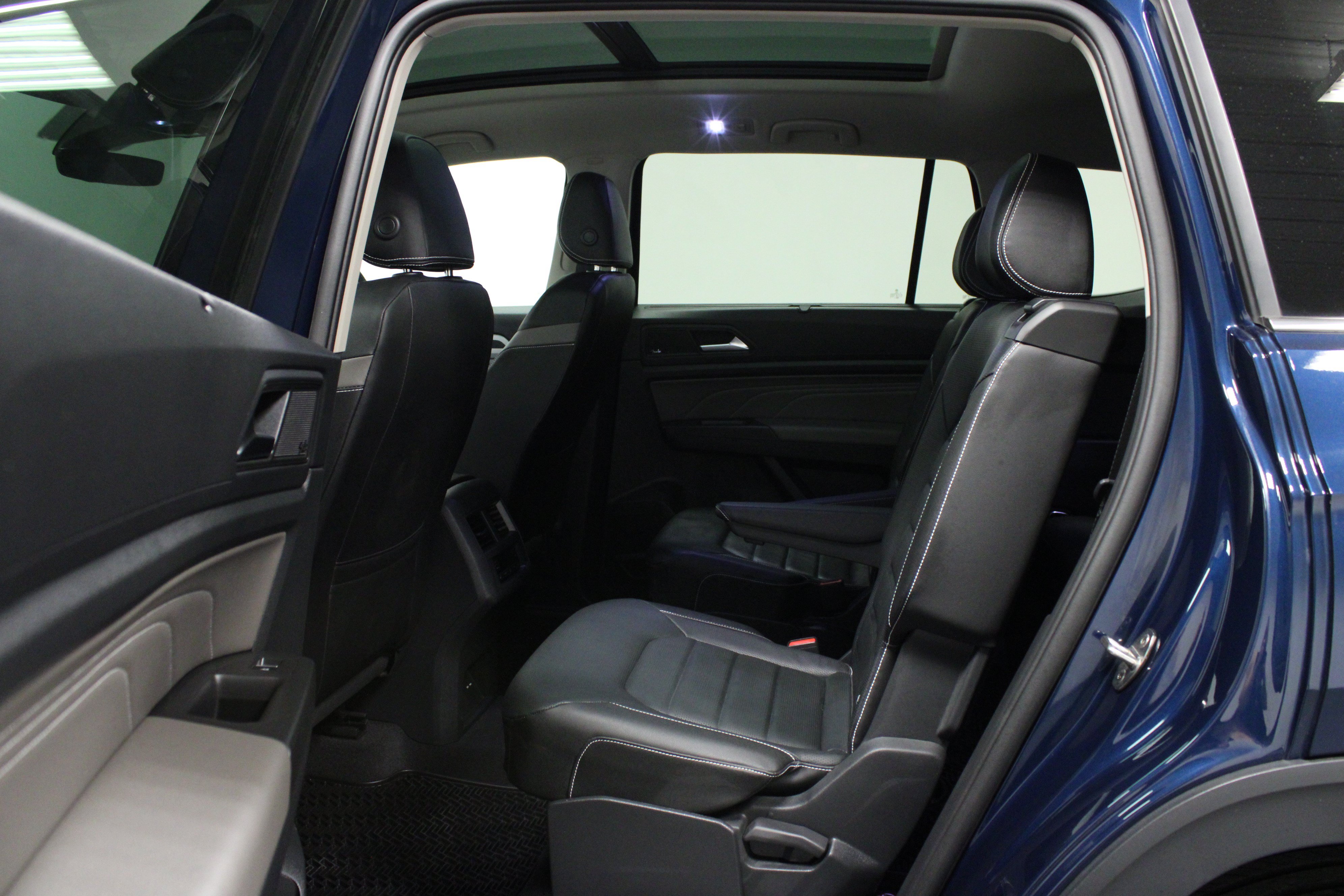 Used 2023 Volkswagen Atlas SEL Premium AWD/4WD image 13